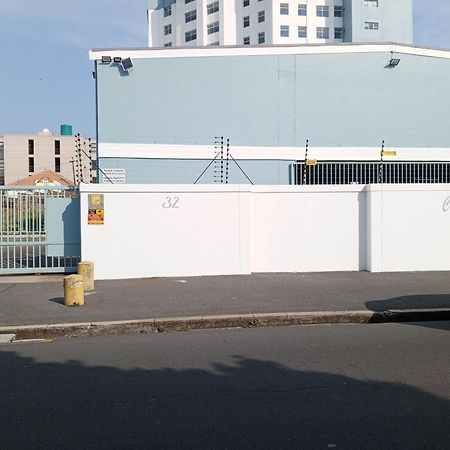 Beach Front Property 斯特兰德 外观 照片
